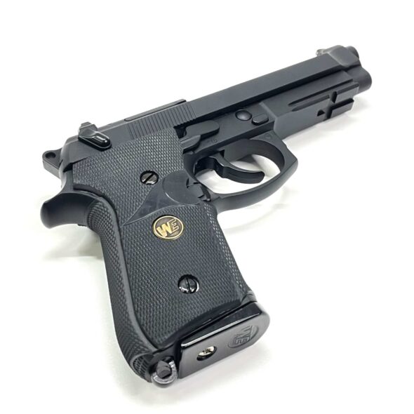 Страйкбольный пистолет WE Beretta M9A1 Rail Black (WE-M008)