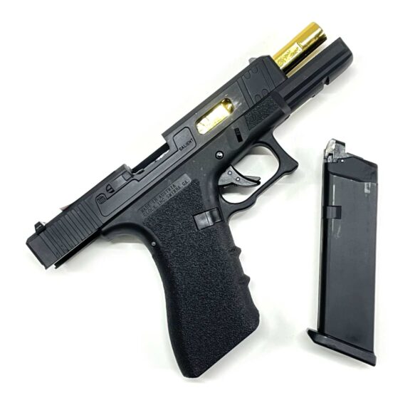 Страйкбольный пистолет East Crane Glock G17 Salient Arms Gold Plated Barrel Gas (EC-1105)