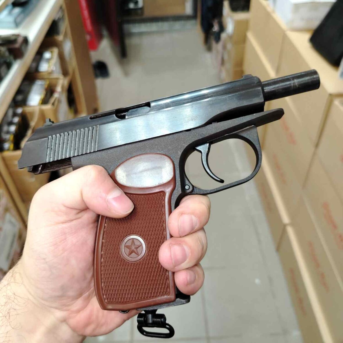 b_u-pnevmaticheskiy-pistolet-mr-654k-20-makarova-1