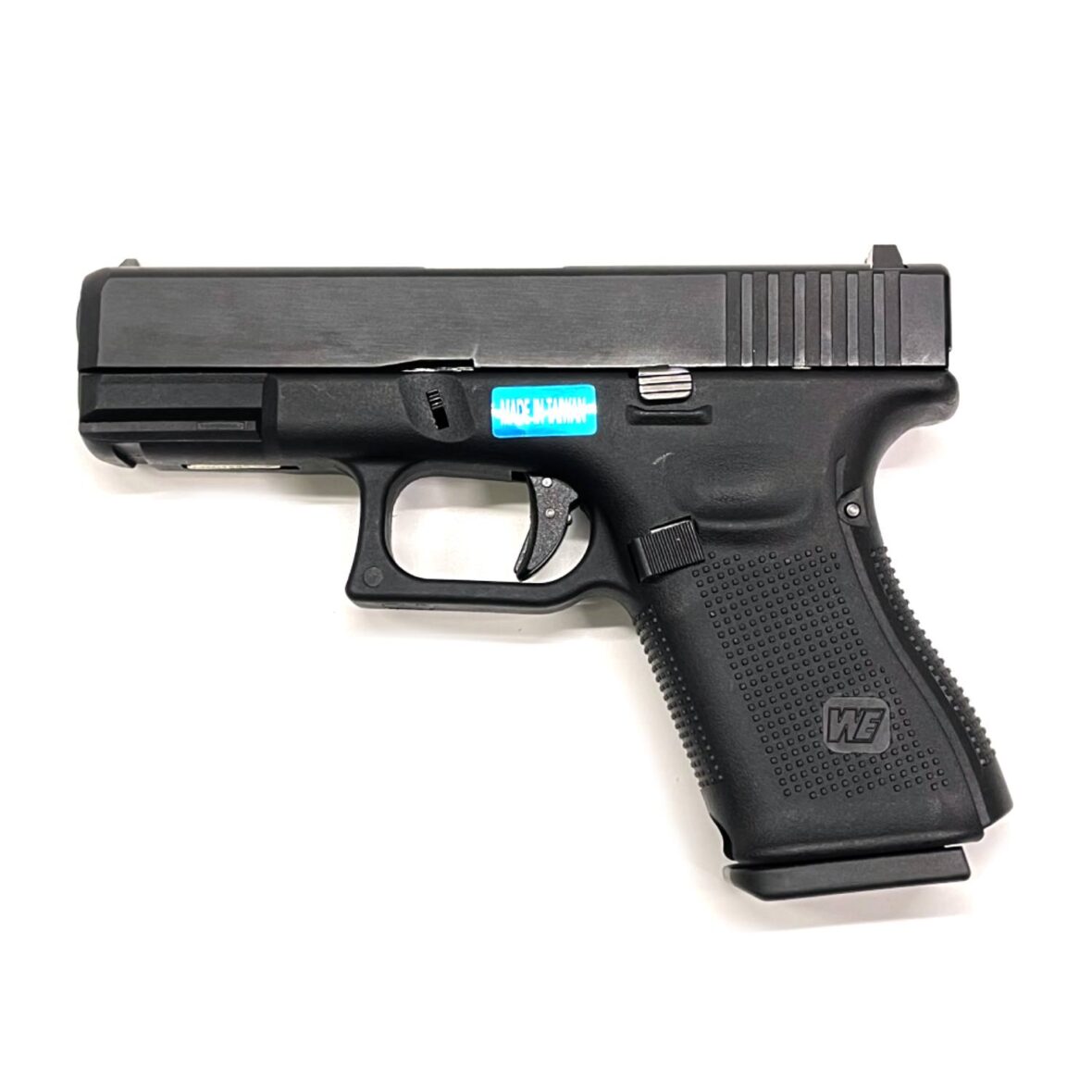 Страйкбольный пистолет WE Glock-19 Gen.5 сменные накладки (WE-G003VB-BK)