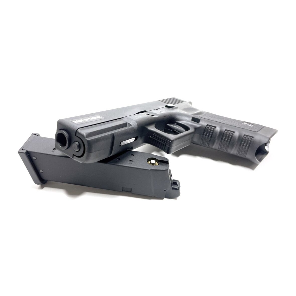straykbolnyy-pistolet-kjw-glock-g17-gbb-gas-black-metall-zatvor-kp-17gas-8